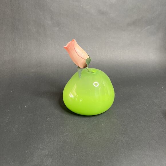 Laura Kramer LBK Studios Bud Vase – Hand Blown Spring Green Glass, Signed &Dated - Picture 2 of 6